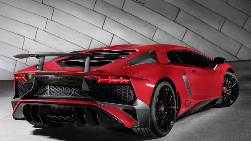 Illustration for article titled The Lamborghini Aventador LP750-4 SV Is Here With 750 HP And 217 MPH